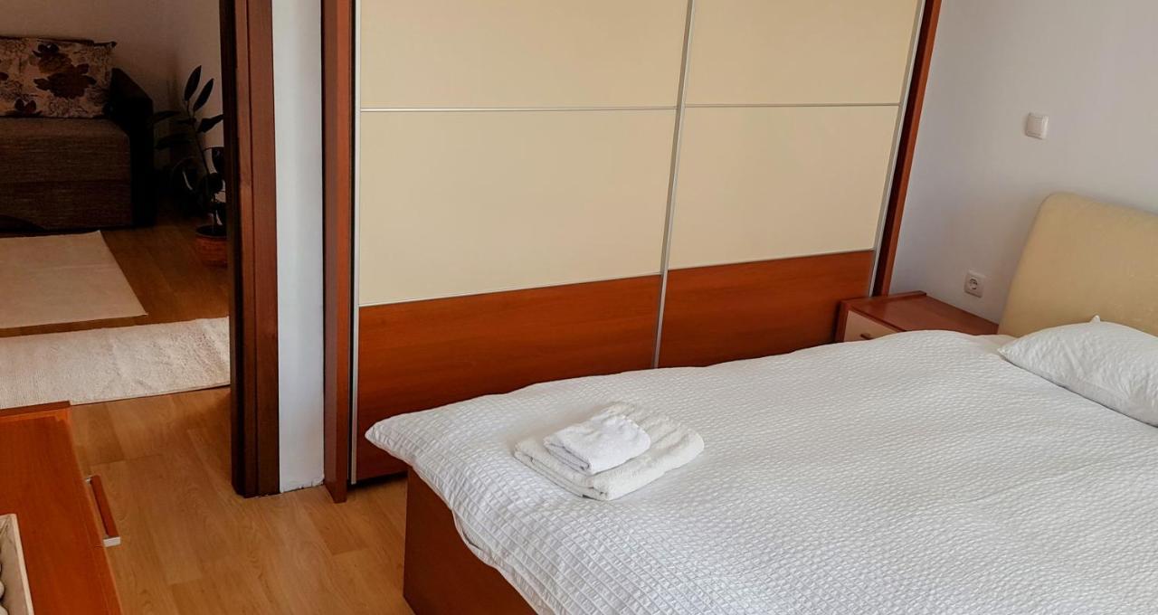 Lend Apartment Miercurea Ciuc Buitenkant foto