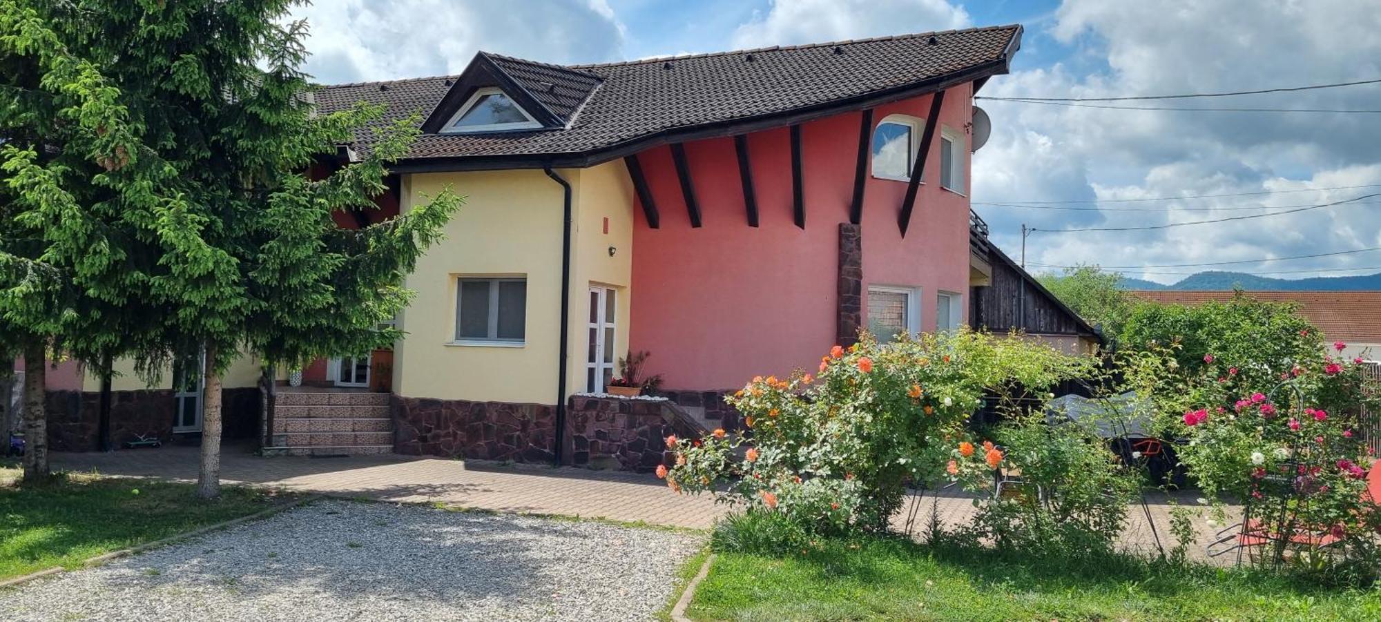 Lend Apartment Miercurea Ciuc Buitenkant foto